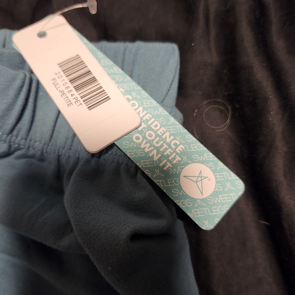 Sweetlegs - Picture 2 of 2